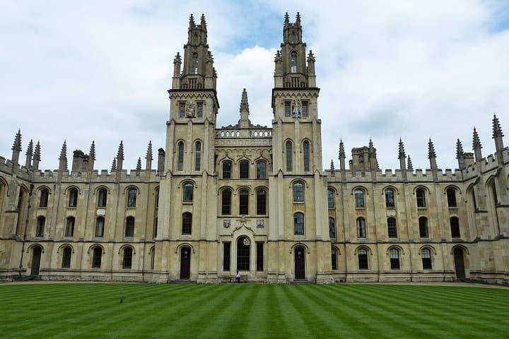 Private Tour of Royal Windsor Oxford and Cotswold with Ticket