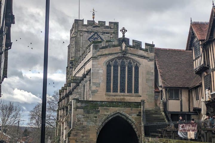 Warwick Self-Guided City Walking Tour & Scavenger Hunt
