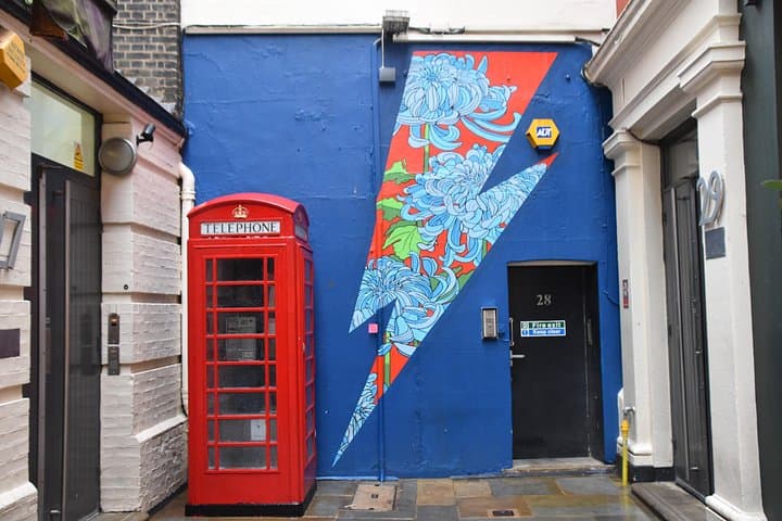 Take your photo in some iconic London streets.