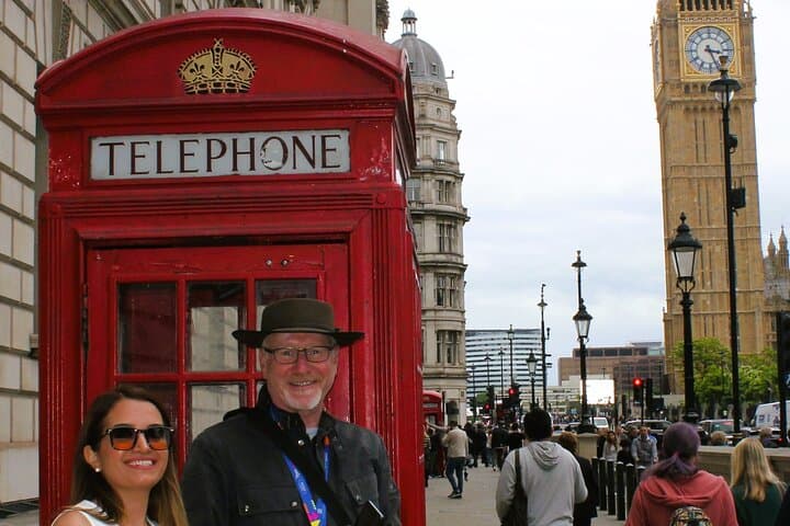1 Hour Guided AI Walking Tour from Big Ben London in Any Language