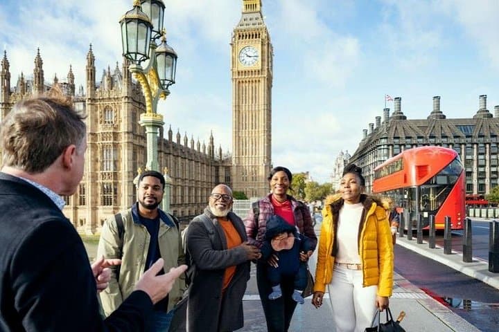 London in 1 Day Private Car Tour with Guide, Cruise & Pickup Drop