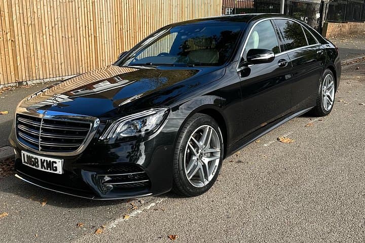 Premium Executive Chauffeur: London to Luton Airport