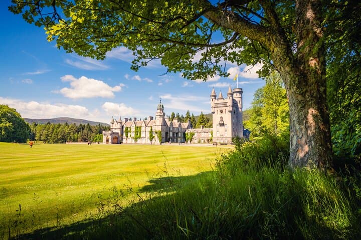 Edinburgh: Aberdeenshire, Balmoral Castle and the Northeast Coast