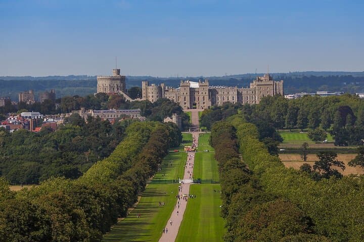 Layover Windsor Private Tour from LHR Including Passes