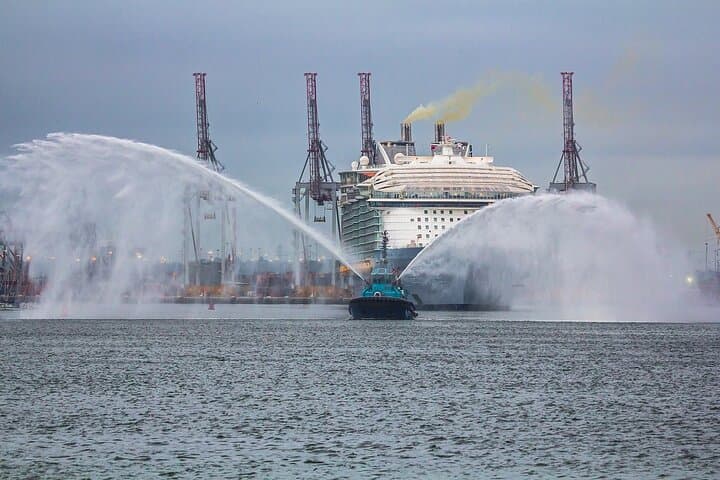 Southampton Port Transfer to Heathrow Airport in Luxury Vehicle
