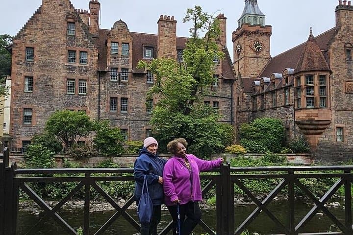 Edinburgh: Privately Guided Day Tour of Edinburgh in Luxury MPV