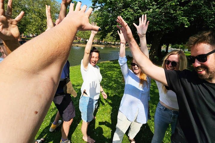 Fun Interactive Phone Treasure Hunt Buckingham Palace Parks