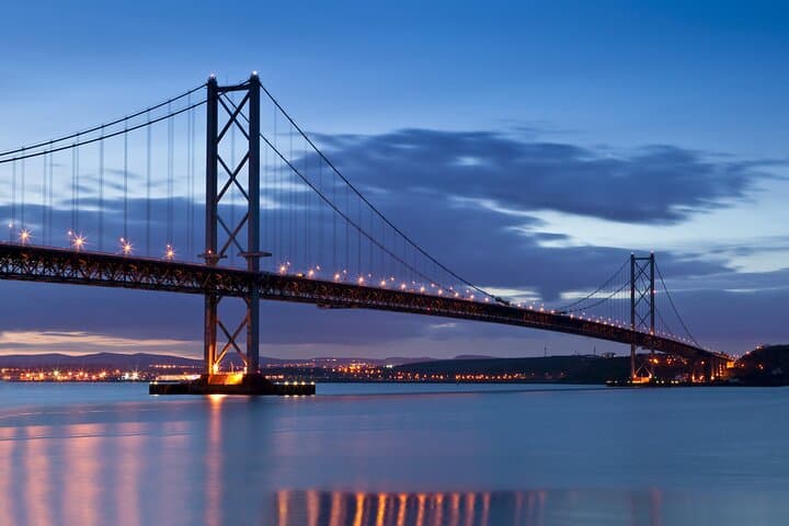 Royal Edinburgh Overnight Tour by Rail from London