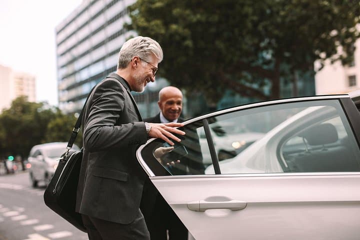 Transfer to or from London Luton Airport to Central London