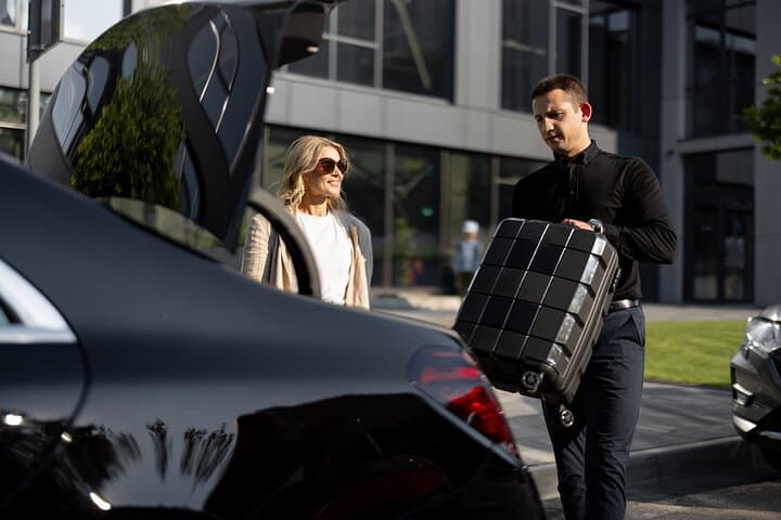Transfer from London Gatwick Airport to Central London