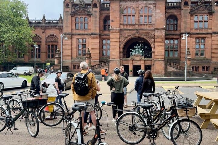 Our Public Bike Tour will show you the highlights you shouldn't miss such as the Kelvingrove Museum