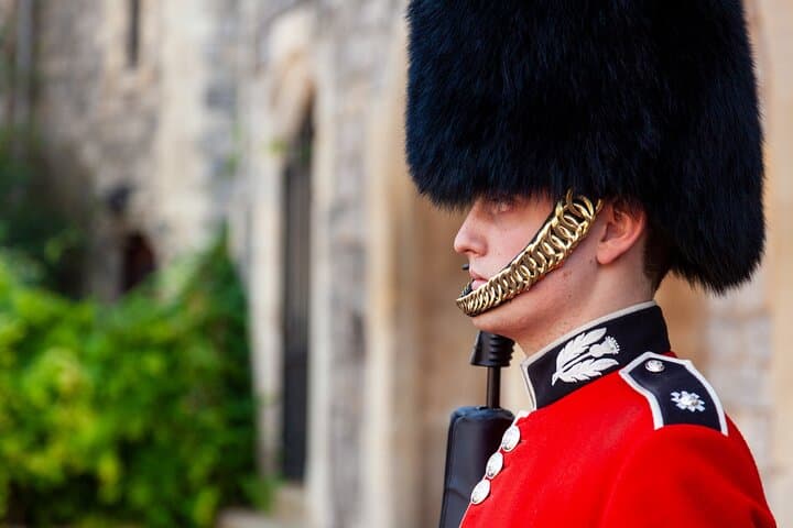 Windsor Castle and Stonehenge Private Sightseeing Tour