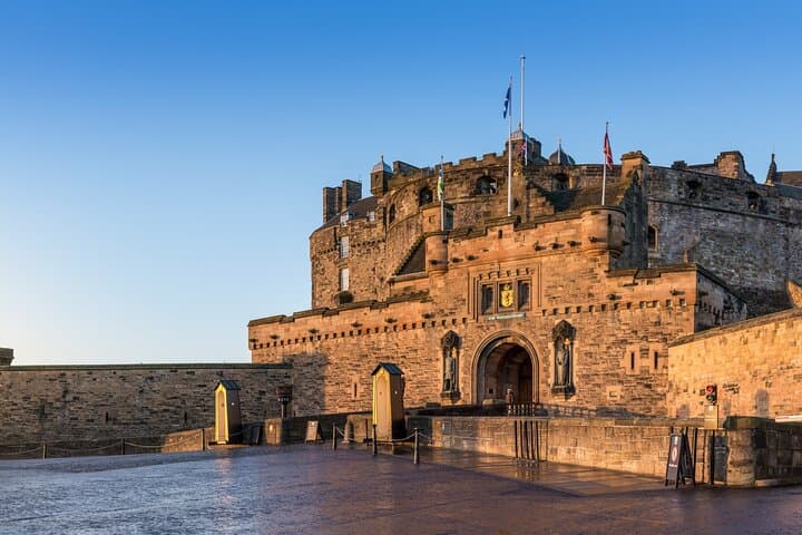St Giles' Cathedral and Edinburgh Castle Private Guided Tour