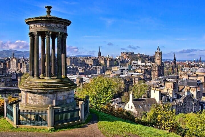 Kid-Friendly Edinburgh City Wonders Private Guided Tour