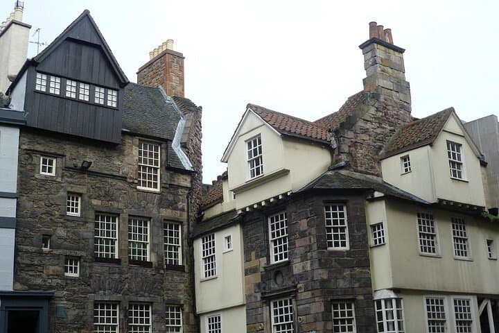 Kid-Friendly Edinburgh City Wonders Private Guided Tour