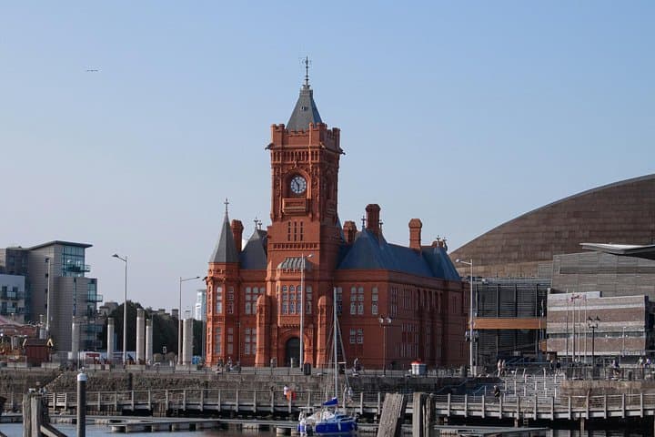 Discover Cardiff 2 Hours Private Walking Adventure