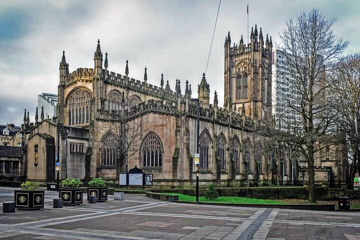 Manchester Exclusive 2 Hours Private Walking Journey