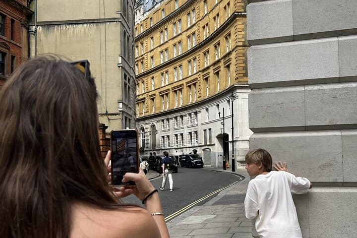 The street leading to the entrance to the Ministry of Magic_Polyjuice potion adventure