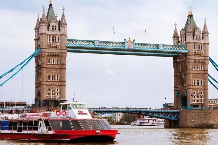 Private Family Harry Potter Movie Locations & Cruise