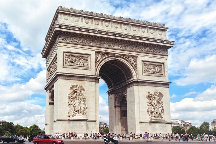 Paris Explorer Rail Tour from London with Paris Sightseeing Bus