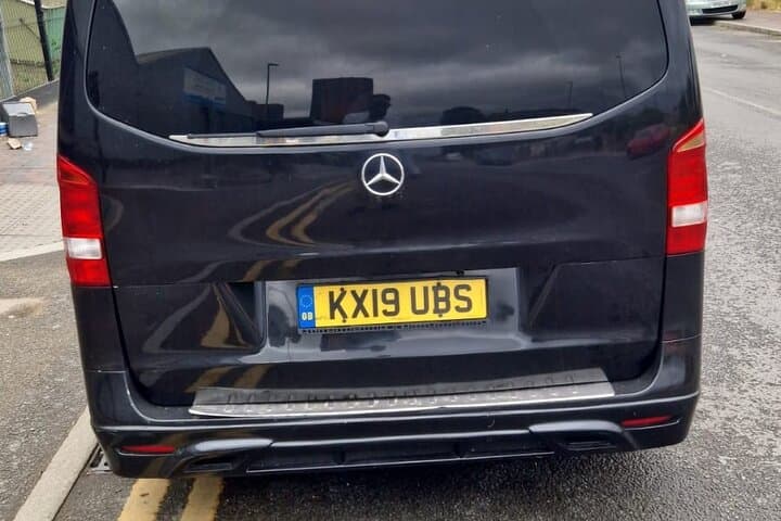 One Way Taxi Transfer from Gatwick Airport to Southampton Seaport