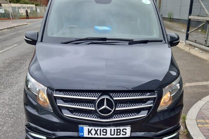 One Way Taxi Transfer from Gatwick Airport to Southampton Seaport