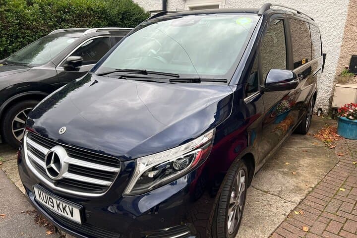One Way Taxi Transfer from Gatwick Airport to Harwich Seaport