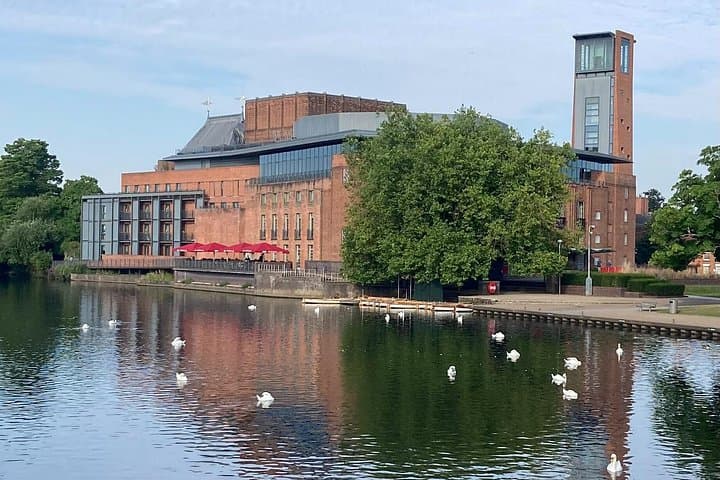 Shakespeare's Stratford-Upon-Avon Self Guided Stroll by a Local