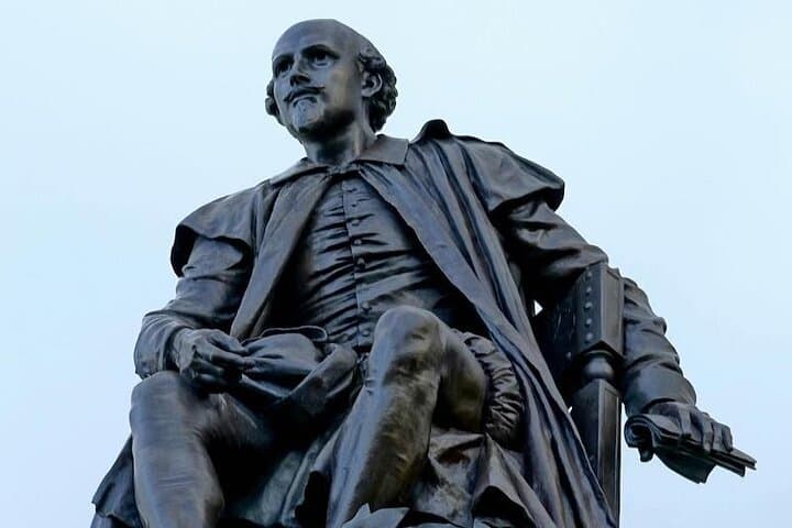 Shakespeare's Stratford-Upon-Avon Self Guided Stroll by a Local