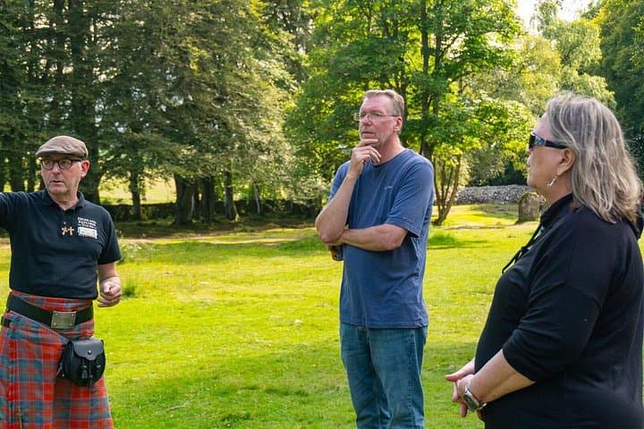 Guide and Guests