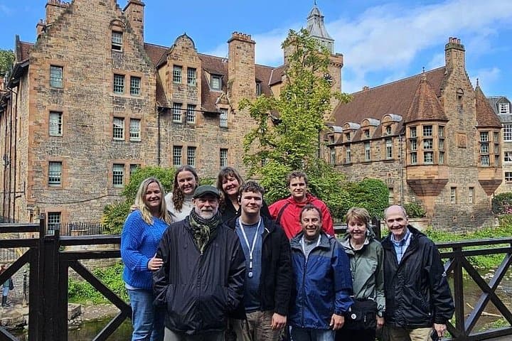 Edinburgh: Privately Guided Day Tour of Edinburgh in Luxury MPV