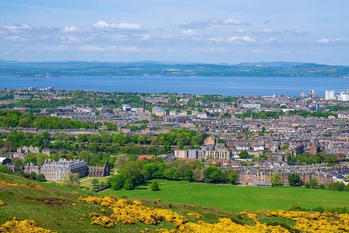 Private Half-Day Tour of Edinburgh in a London Taxi