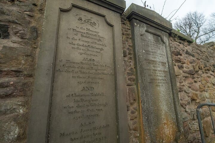 Tom Riddles Grave