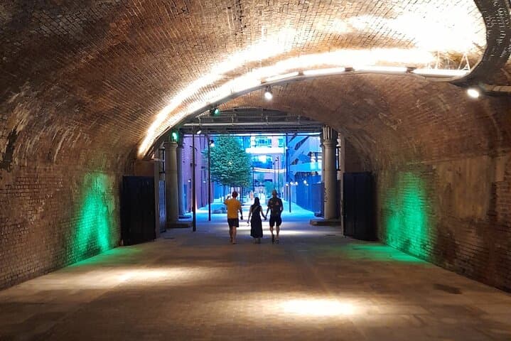 A Taste of Manchester and Salford with Meals , Drinks and Guide