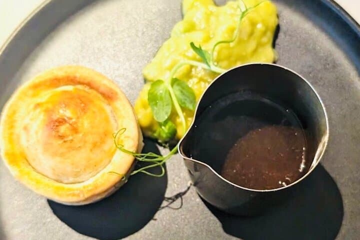 A Taste of Manchester and Salford with Meals , Drinks and Guide
