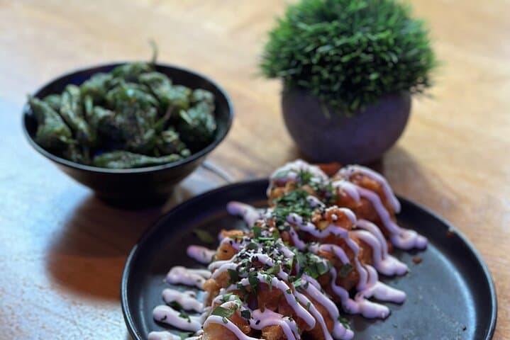 A Taste of Manchester and Salford with Meals , Drinks and Guide