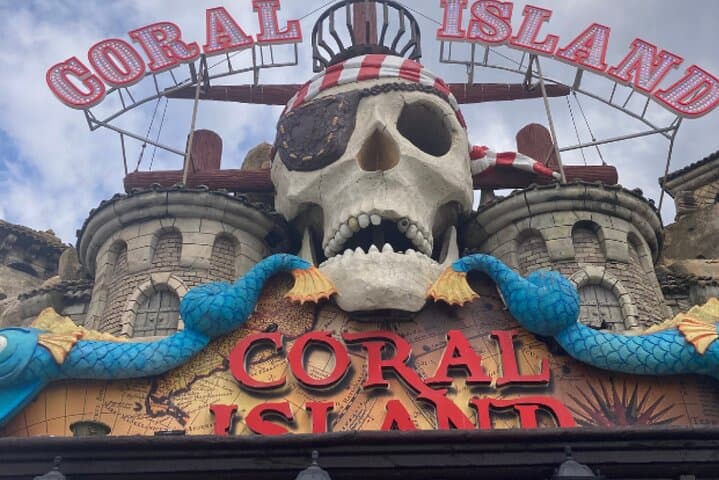 Blackpool Self-Guided City Walking Tour & Scavenger Hunt