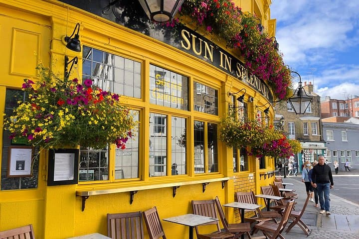 Colourful Photo Tour at Notting Hill