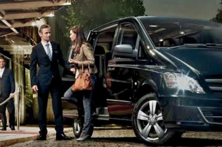 Mercedez Viano Luxury 5 passengers
