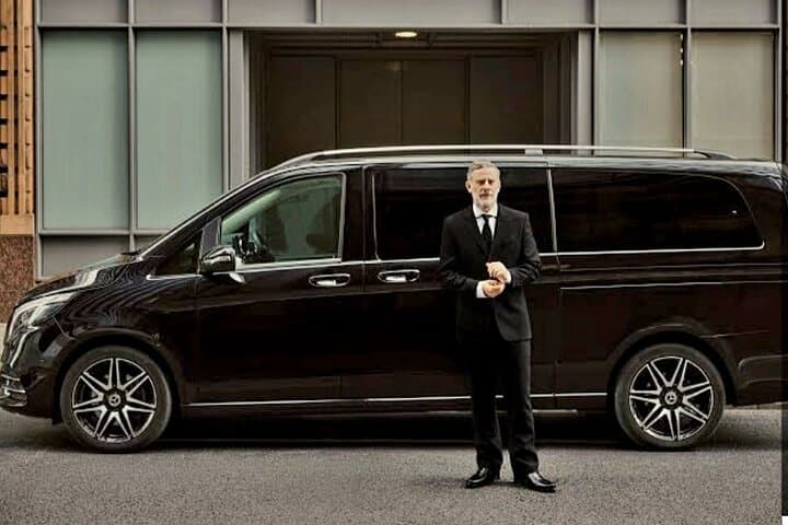 Mercedez Luxury 5 passengers