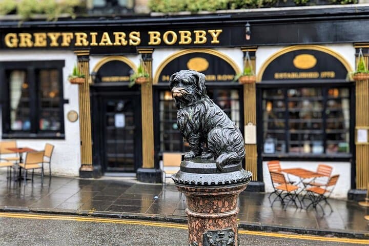 Explore Edinburgh in 60 minutes with a Local - Private Tour
