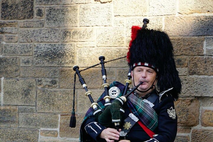 Discover Edinburgh's Photogenic Spots with a Local