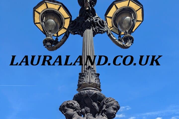 © Lauraland2024