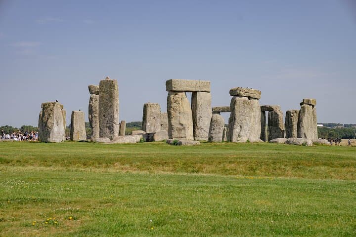 Stonehenge and Windsor Castle Private Luxury Tour from London