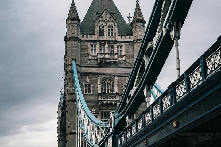 Easy Access Tower Bridge and Engine Room & Scenic Thames Cruise