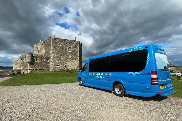 From Glasgow: Stirling Castle, Outlander and Loch Lomond