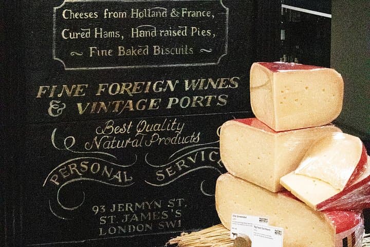Changing of the Guard & Royal Food Tour with 15+ Tastings