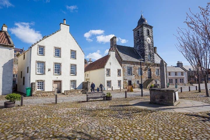 From Glasgow: Stirling Castle, Outlander and Loch Lomond