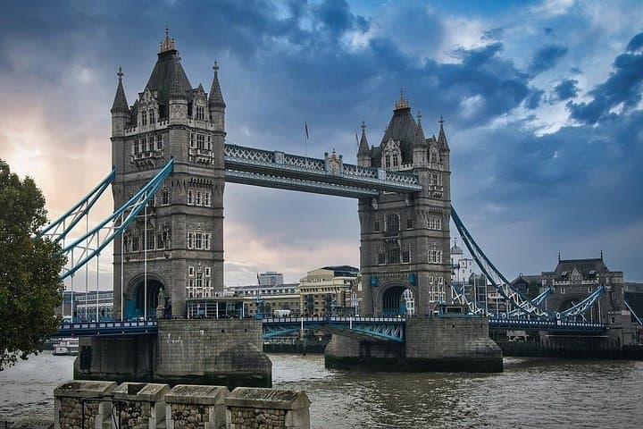 Door-to-Door Private Driver from Cambridge to London