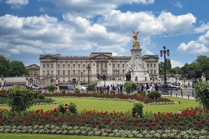 Door to Door Private Transfer from Southampton to London